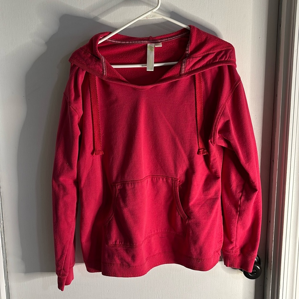 Resell of 6 women’s sweatshirts/atheltic